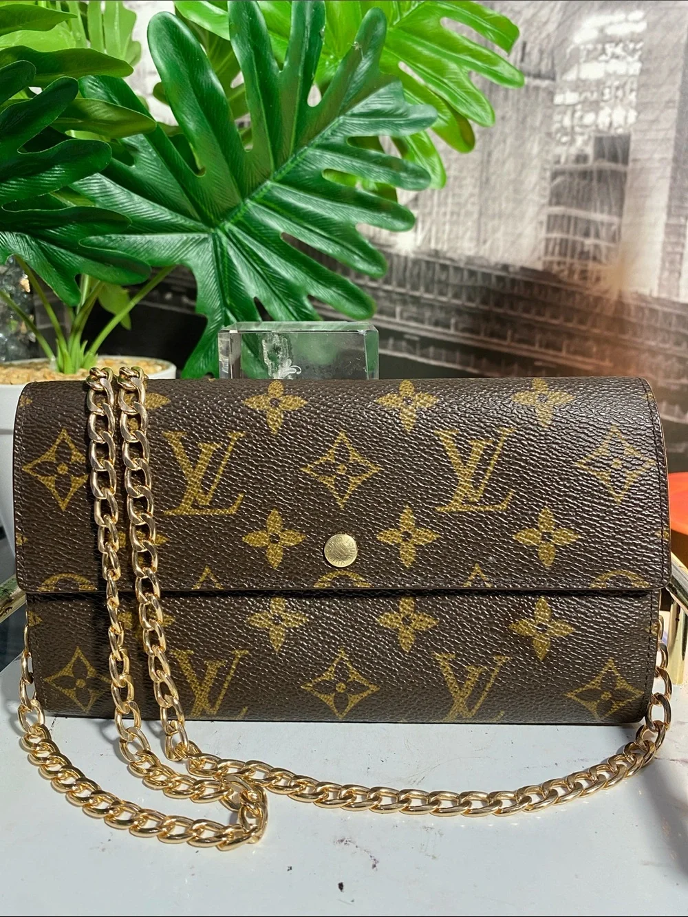 Authentic Louis Vuitton Monogram Sarah Wallet